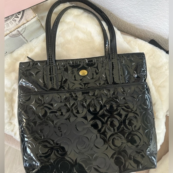 Coach Black Peyton Patent Leather Signature Tote Prestine!!! - Picture 2 of 10
